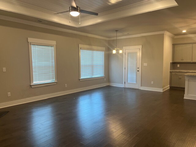 Building Photo - 14741 Greenleaf Dr
