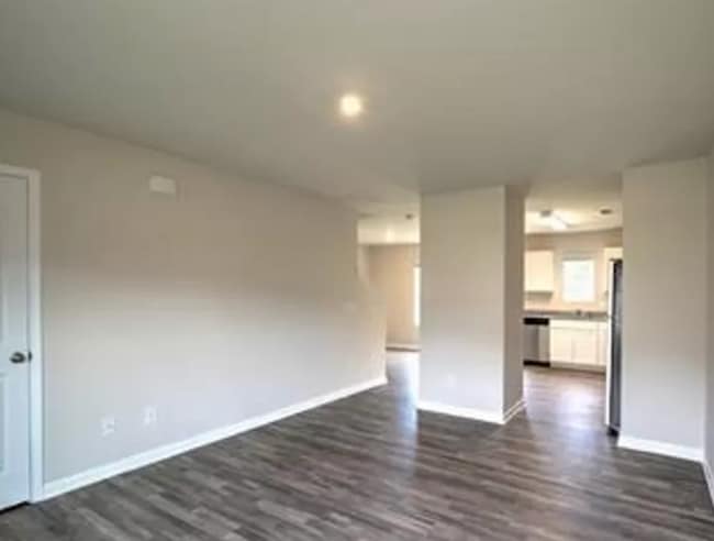 Building Photo - 219 Long Grove Ln