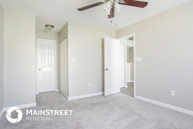 Building Photo - 4105 Summitview Dr