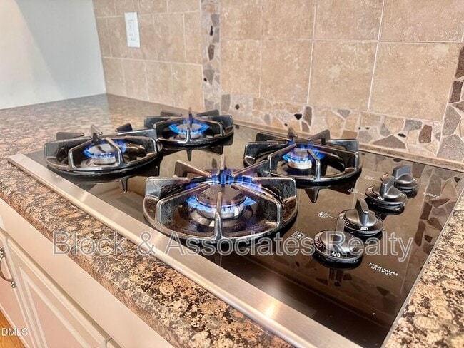 Building Photo - 10520 Sablewood Dr