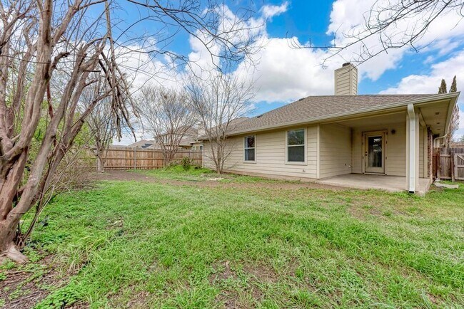 Building Photo - 1124 Alexandria Way