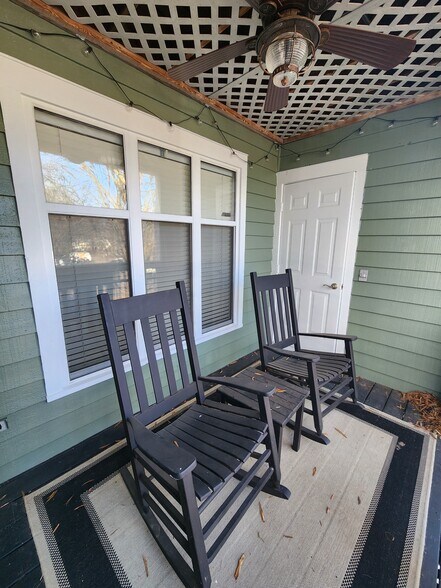 Building Photo - 1221 Westview Ln