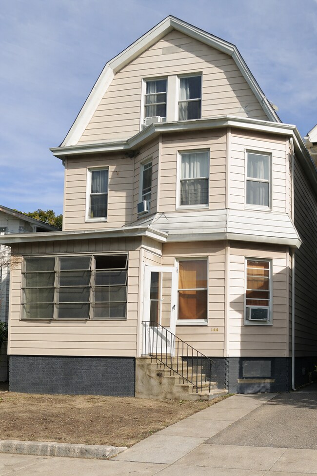 Building Photo - 146-148 Myrtle Ave