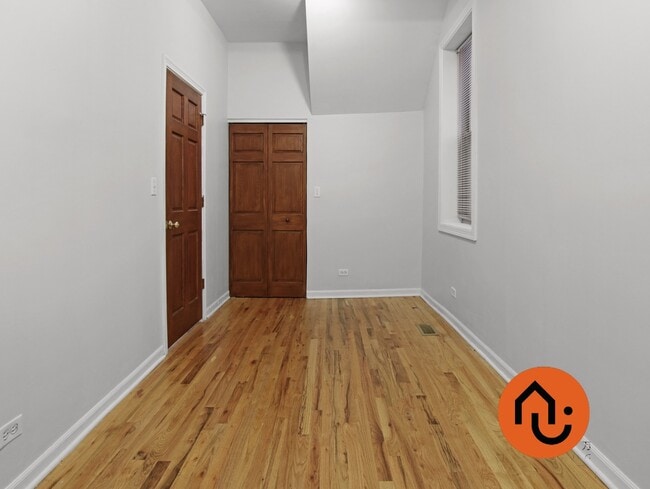 Building Photo - 1123 W 31st St