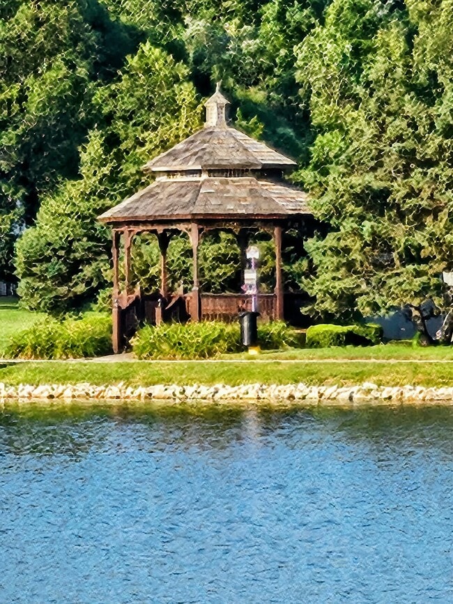 Building Photo - 606 Ravens Lake Dr