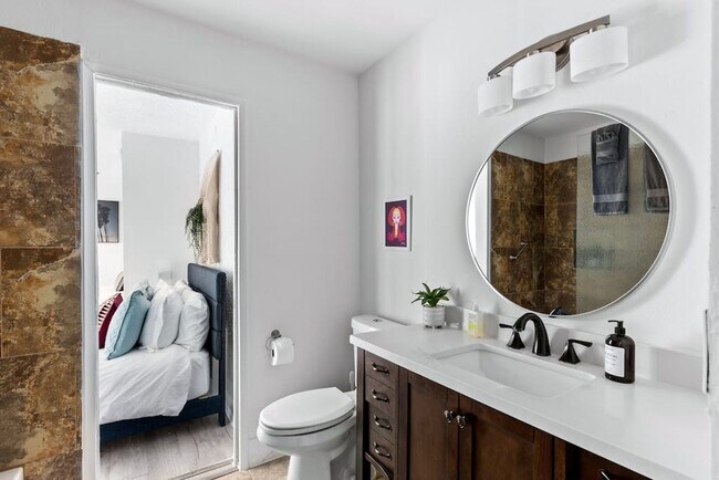 Building Photo - Beautiful fully furnished 3 bedroom home in Palm Springs (Monthly Only - No Long Term)
