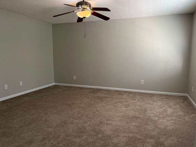 Building Photo - Spacious 2 Story Home In Raleigh, Availabl...