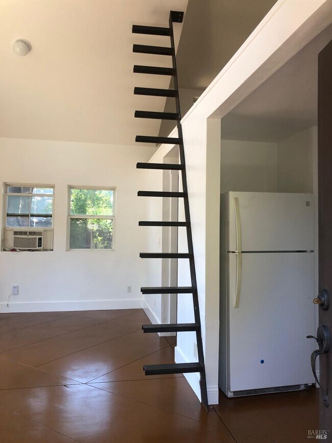 Building Photo - 334 Ridgway Ave