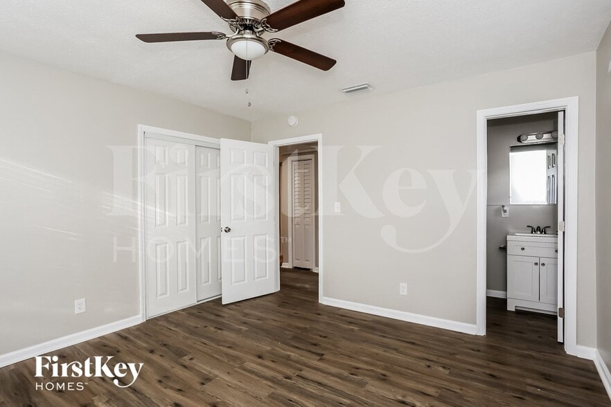 Building Photo - 2853 Oakcove Ln
