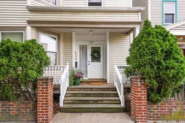 Primary Photo - 103 Hancock St