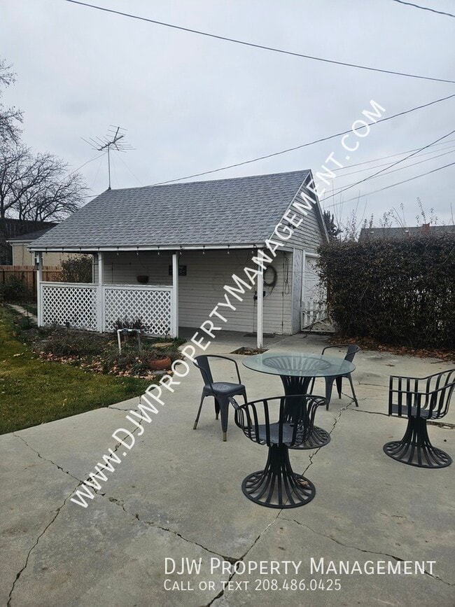 Building Photo - 2119 Cleveland Blvd