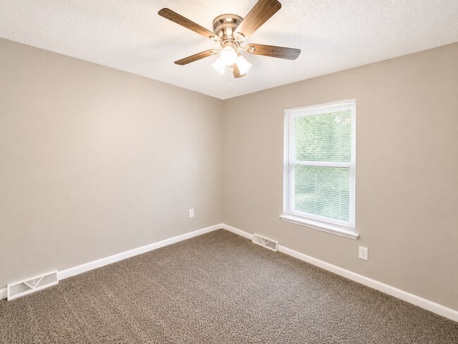 Building Photo - 339 N Kendall Dr