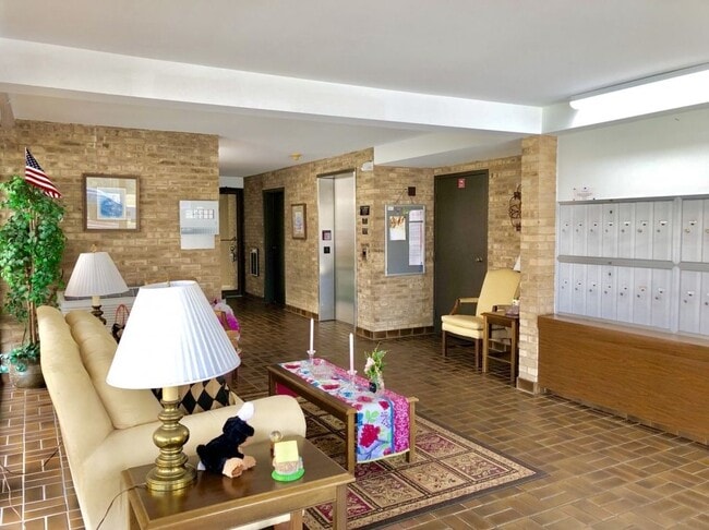 Building Photo - 227 Canal Park Dr