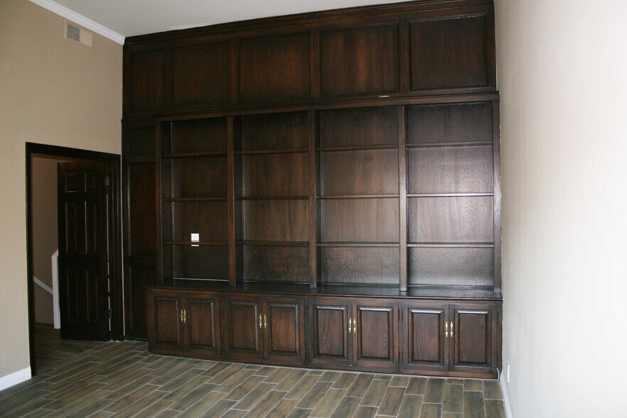 Building Photo - 13065 Mindanao Way