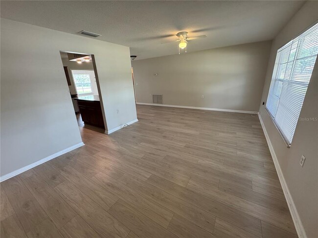 Building Photo - 32641 Lake Eustis Dr