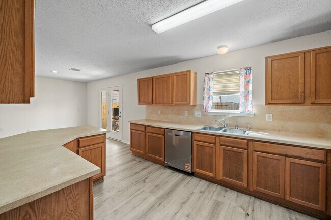 Building Photo - 20719 Fair Castle Dr