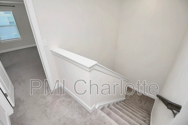 Building Photo - 10436 Glenmere Crk Cir