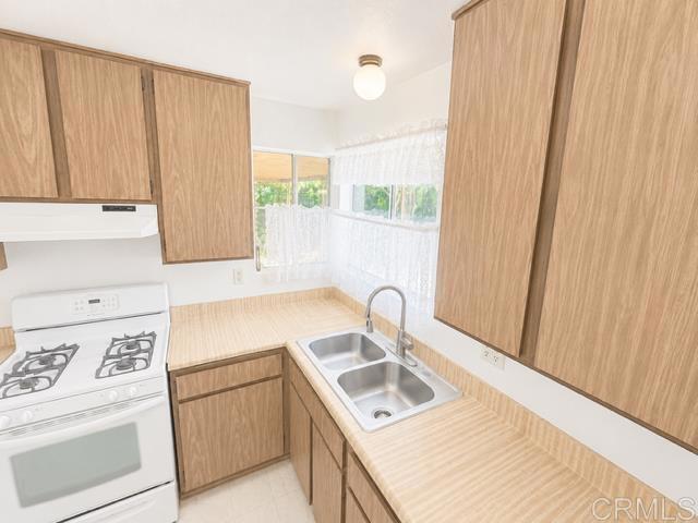 Building Photo - 1527 Temple Heights Dr