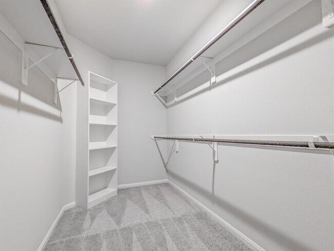 Building Photo - 2023 Stella Pne Dr