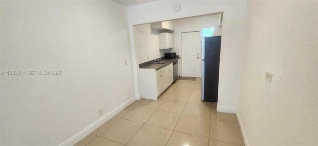 Building Photo - 1050 98th St