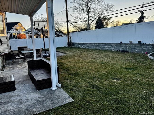 Building Photo - 310 Southwood Cir