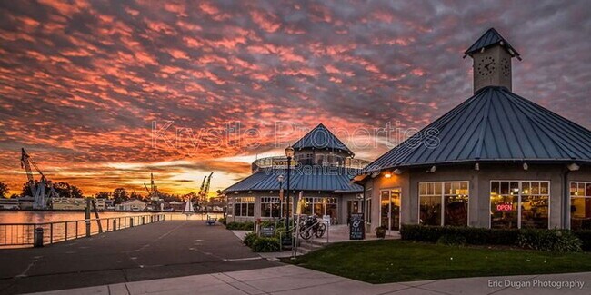 Building Photo - 526 Wilson Ave