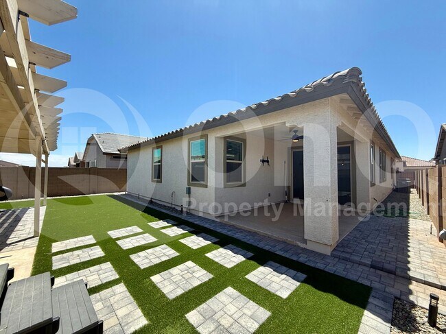 Building Photo - 3266 E Wild Dr