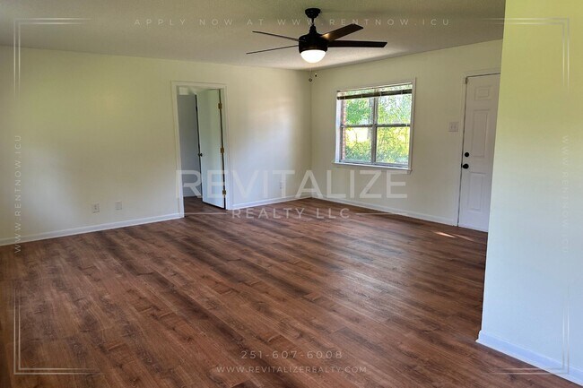 Building Photo - **Coming Soon** 3 Bedroom/2 Bathroom House...