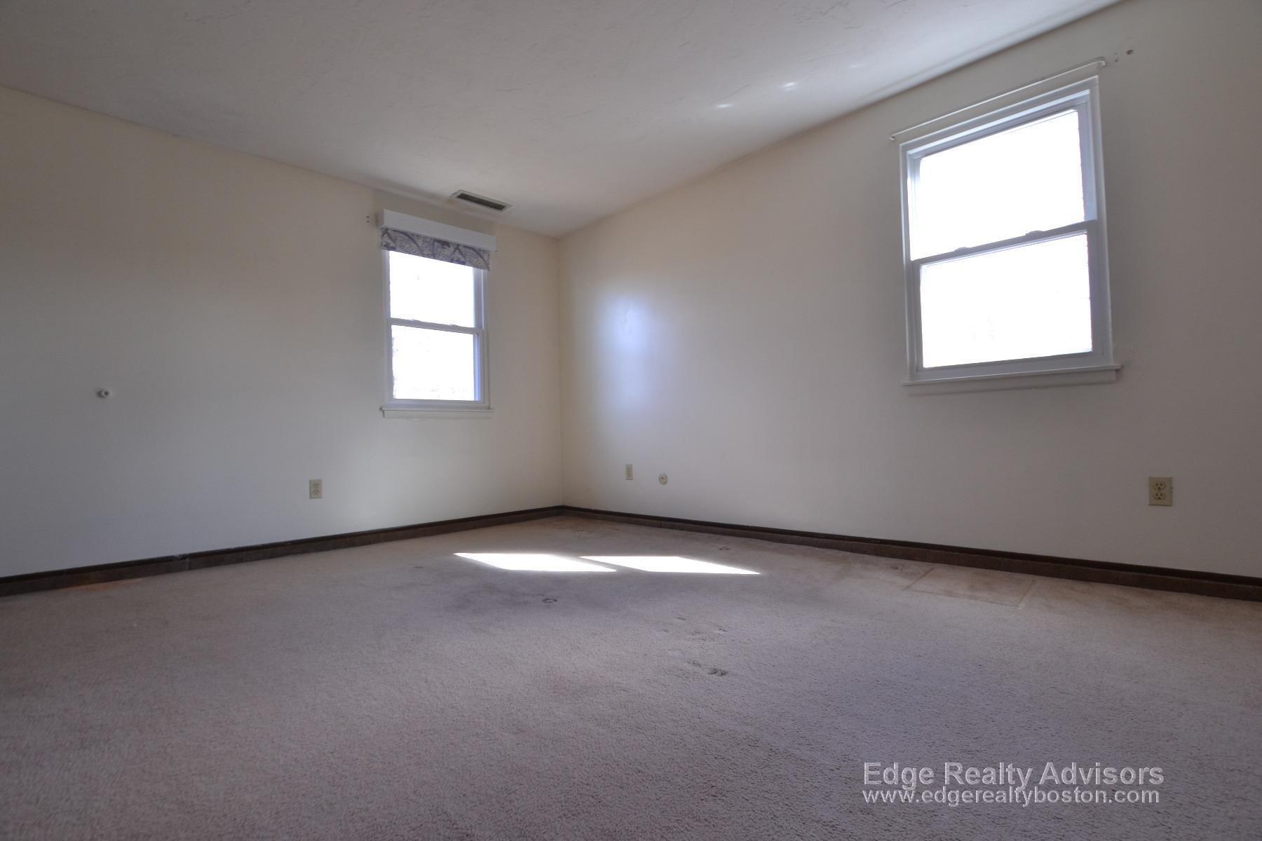 Building Photo - 2 General Greene Ave