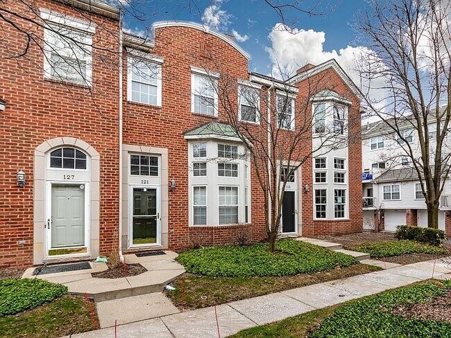 Building Photo - 121 N Georgetown Square
