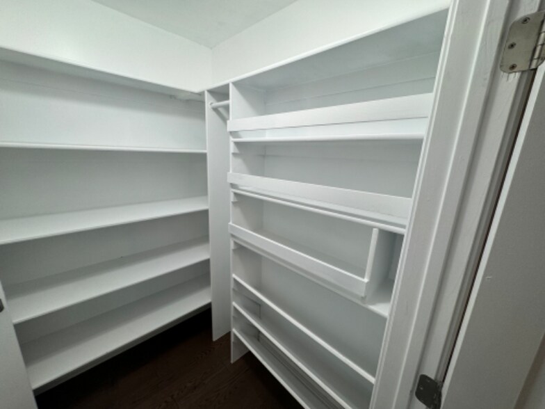 Building Photo - 656 S 1050 W