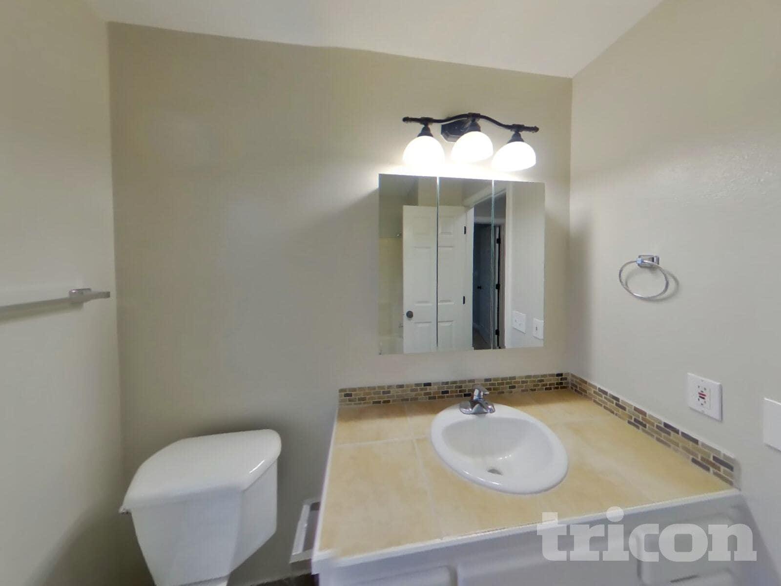 Building Photo - 302 3rd Ave SE