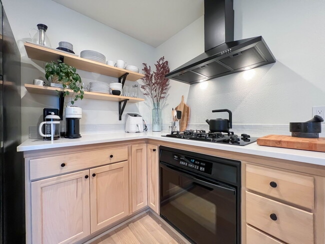 Building Photo - 7399 NE Stonewater St