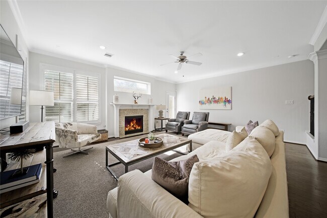 Building Photo - 5309 Larkin St