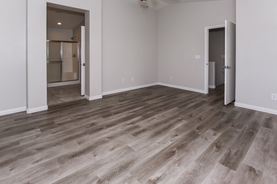 Building Photo - 698 Blooming Sage Ct