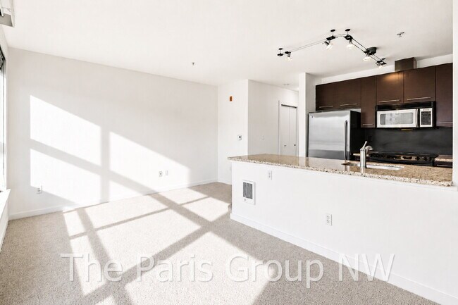 Building Photo - 1 MO FREE - Fab CapHill Condo * Ideal Location! Tons of Amenities! Fresh Paint & New Flooring! Ne...