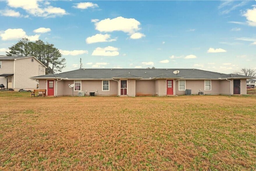Building Photo - 124 Evergreen Trail SE