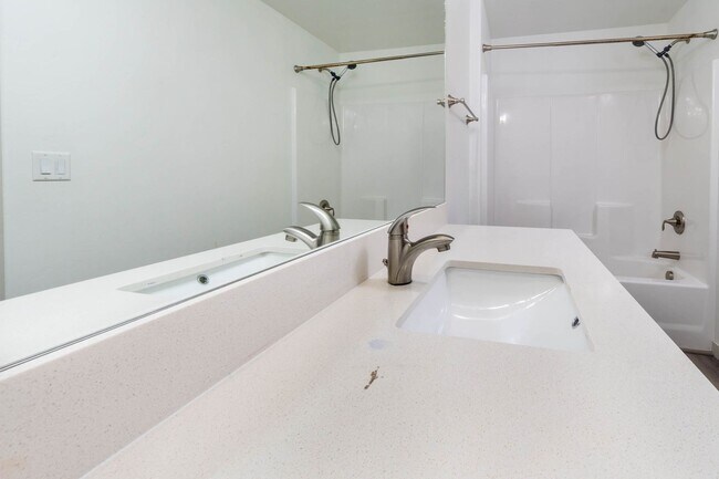 Building Photo - Beautiful Home in Highly Desired NW Redmond Neighborhood