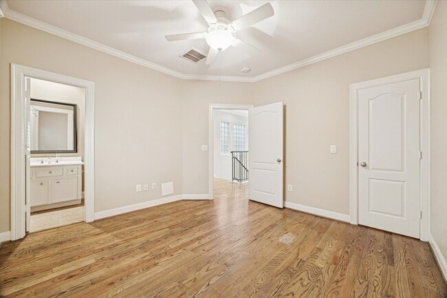 Building Photo - 5706 Blossom St