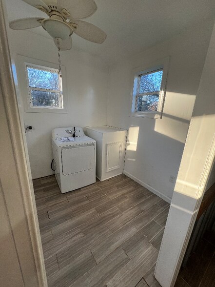 Building Photo - 268 E Green Springs Rd