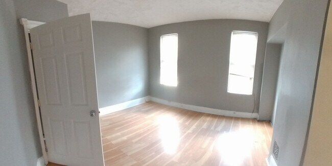 Building Photo - 3 Bedroom 1 Bath Home