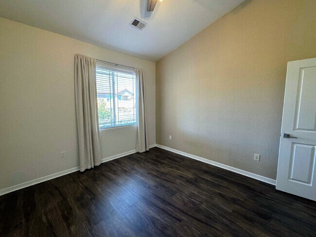 Building Photo - 9557 W San Juan Cir