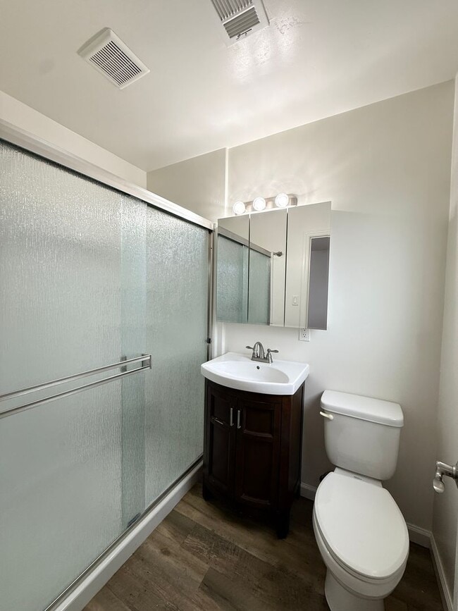 Building Photo - Orcutt Single Story Updated Home on Cul-De...