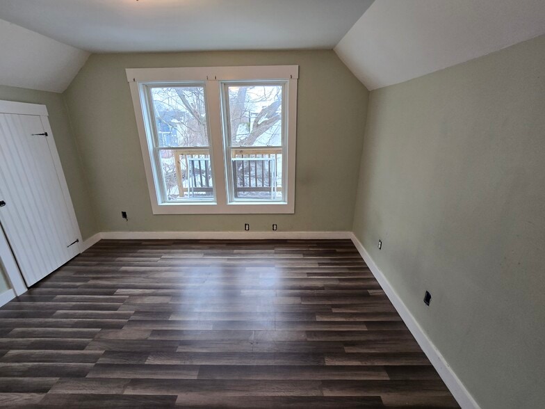 Building Photo - 6 Dixon St