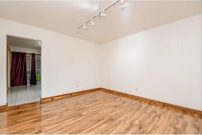 Building Photo - 7233 Beechnut St
