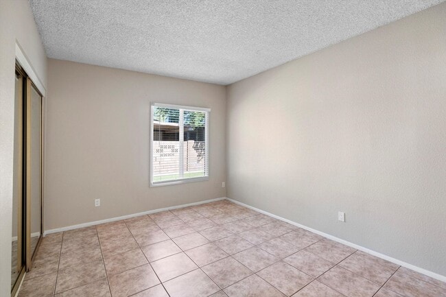 Building Photo - 3 Bedroom 2 Bathroom in Mesa