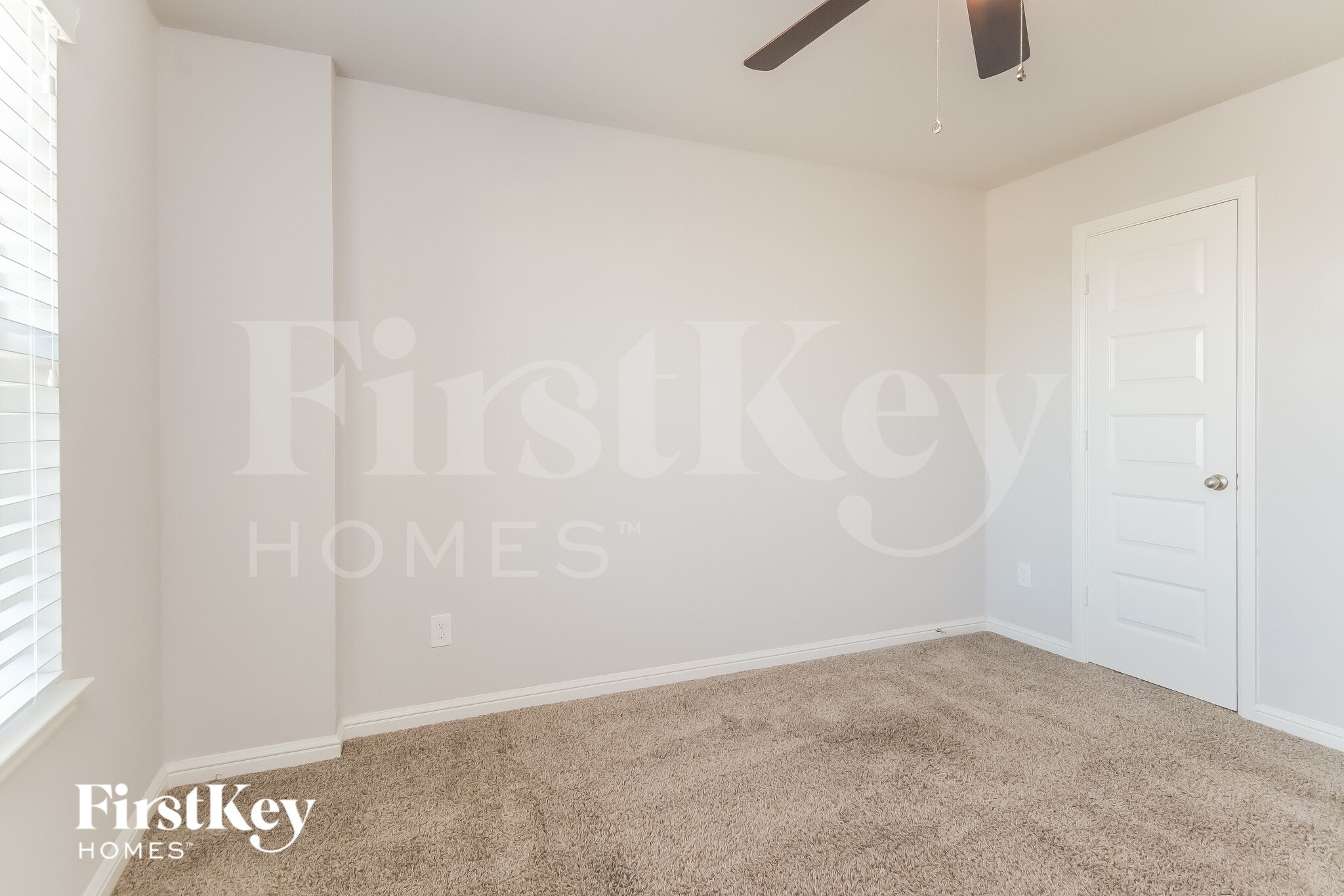 Building Photo - 4820 La Piedra Ln