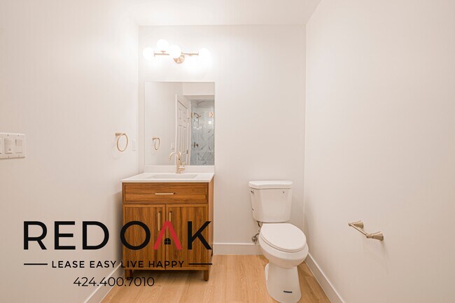 Building Photo - 6738 Independence Ave