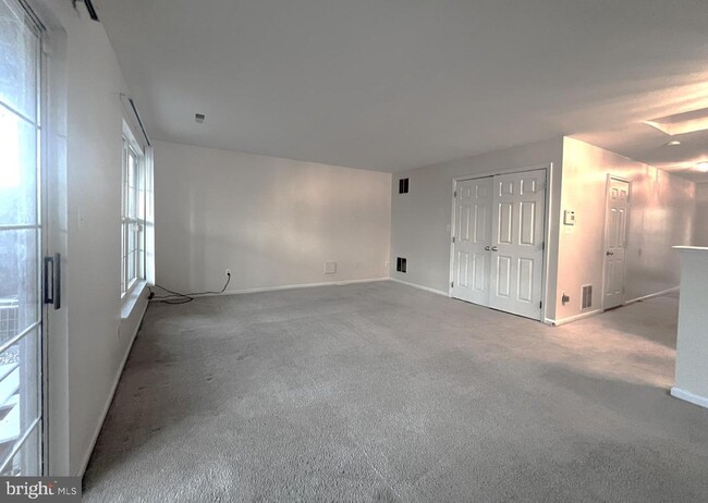 Building Photo - 45504 Trail Run Terrace