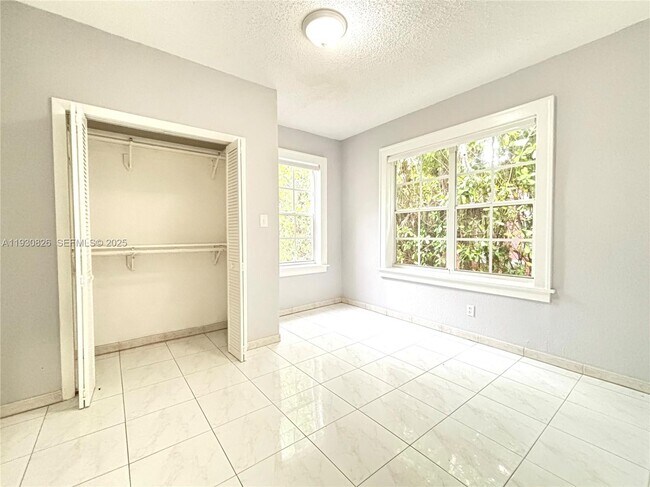 Building Photo - 1654 SW 14th Terrace